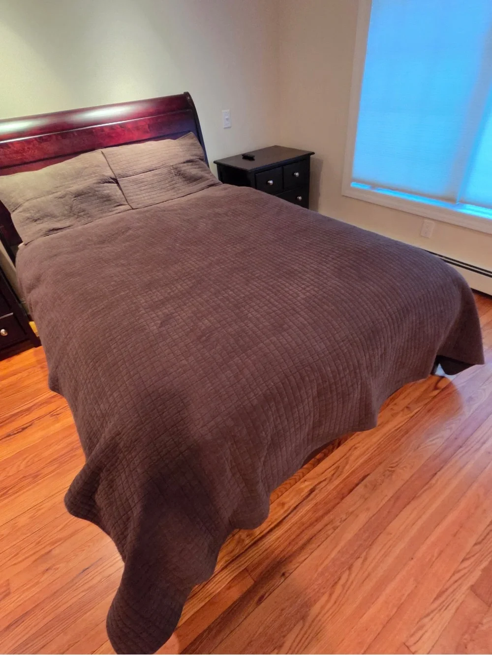 Brown Quilted Bedspread Cover with 2 shams - Classic Bedding